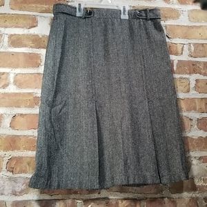 🌲Sagharbor pleated skirt black and white size 8